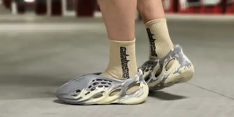 Yeezy Foam Runner開箱|Yeezy 拖鞋|Yeezy官網台灣購物站2026